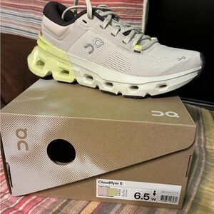 On Women's Cloudflyer 5 Athletic Shoes - White and Gray